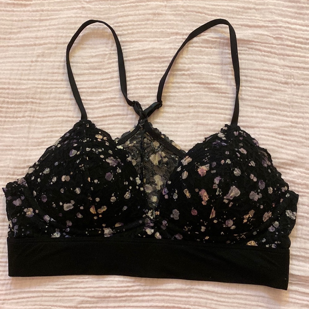 VS Pink Lacey banded bra